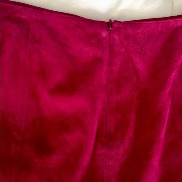 Vintage Tahari 💯% Leather Fuchsia Midi Skirt - Picture 6 of 8